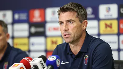 El director deportivo Toni Muñoz confirmó la salida de Yvan Neyou, descartó a Obed Vargas y dijo que el club buscará...