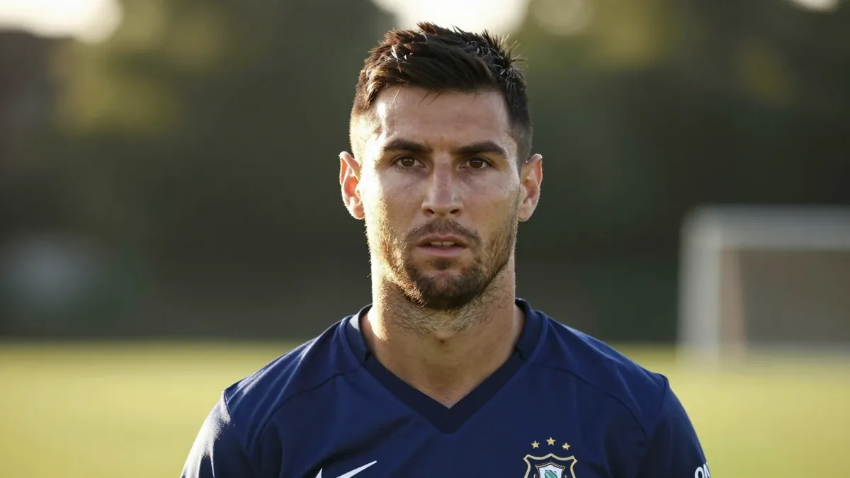 Serbian midfielder Nemanja Gudelj is set to join Getafe CF on a free transfer, choosing them over interest from Málaga...